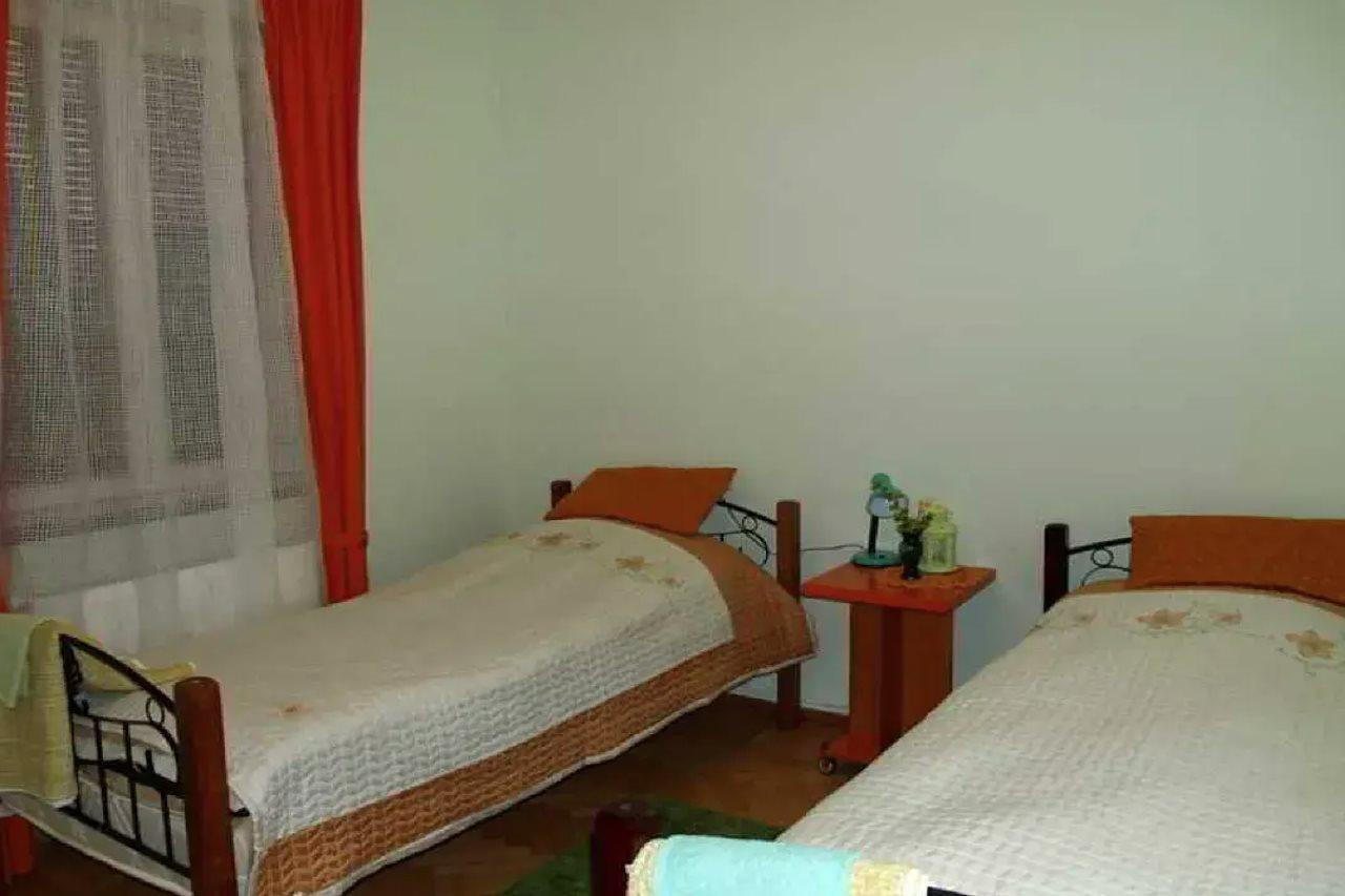 Three Jugs B&B Jrvezh Екстер'єр фото