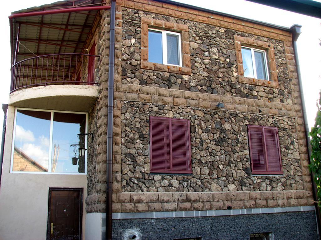 Three Jugs B&B Jrvezh Екстер'єр фото