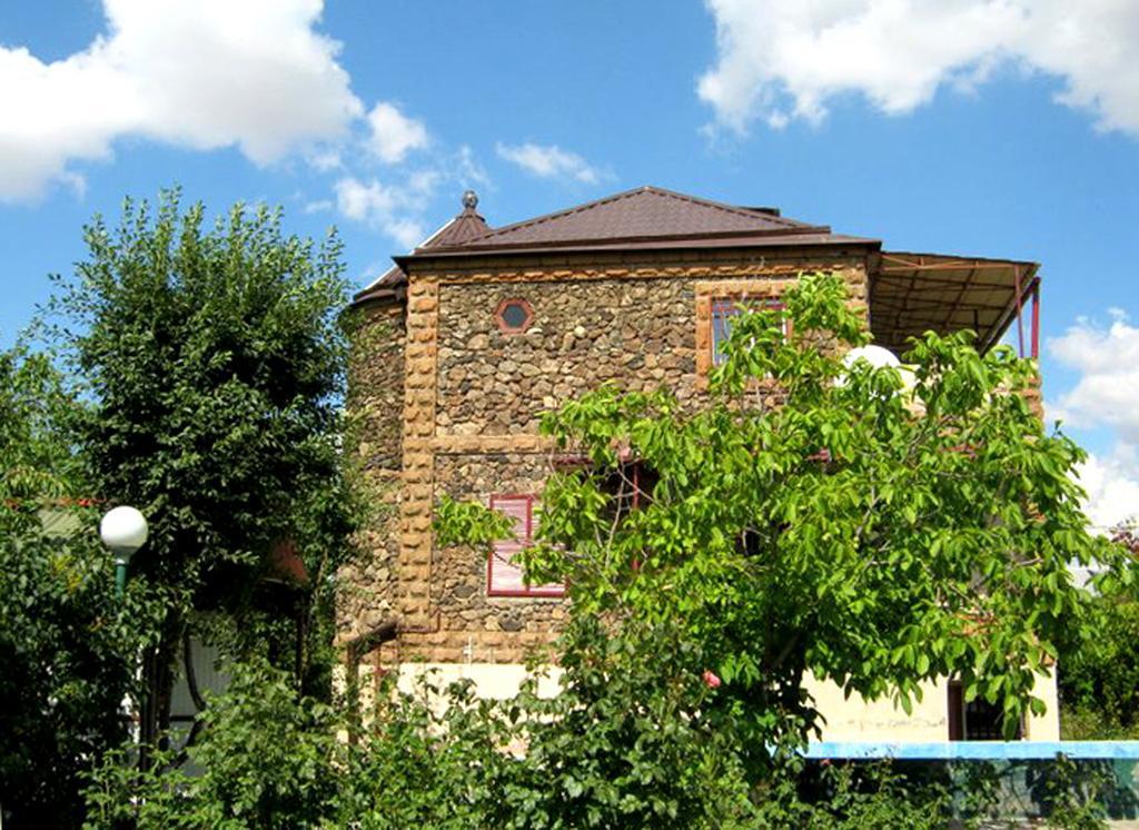 Three Jugs B&B Jrvezh Екстер'єр фото