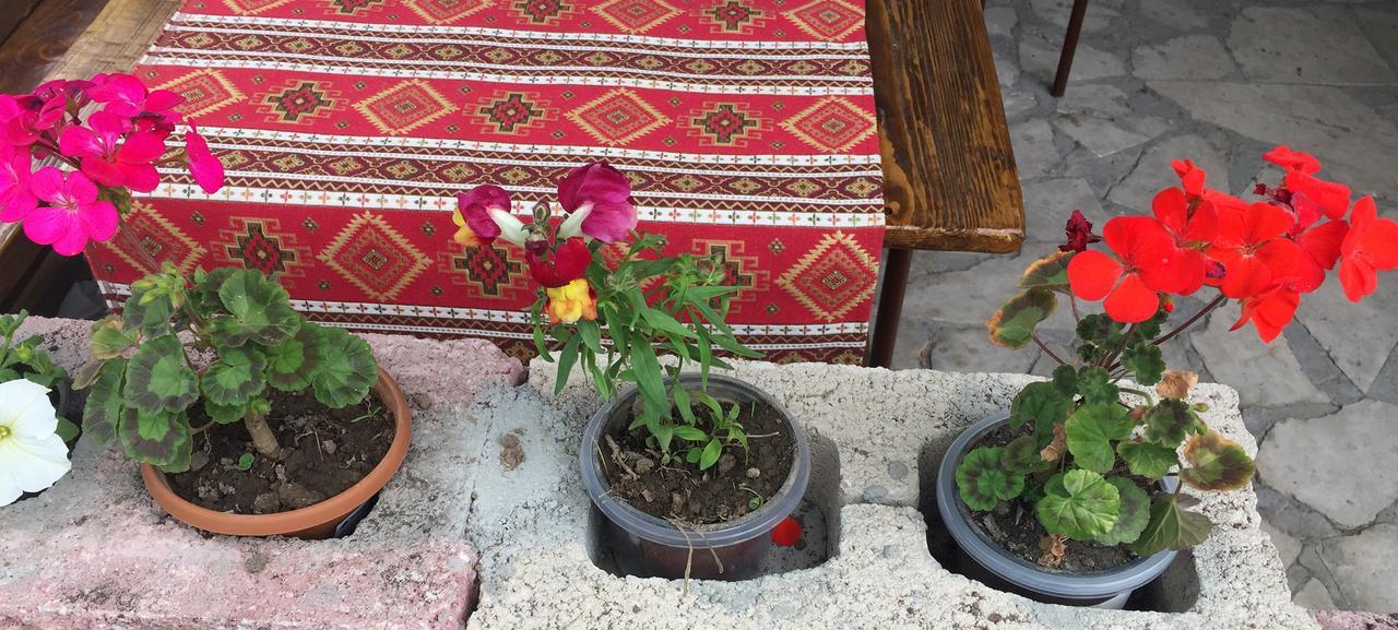 Three Jugs B&B Jrvezh Екстер'єр фото