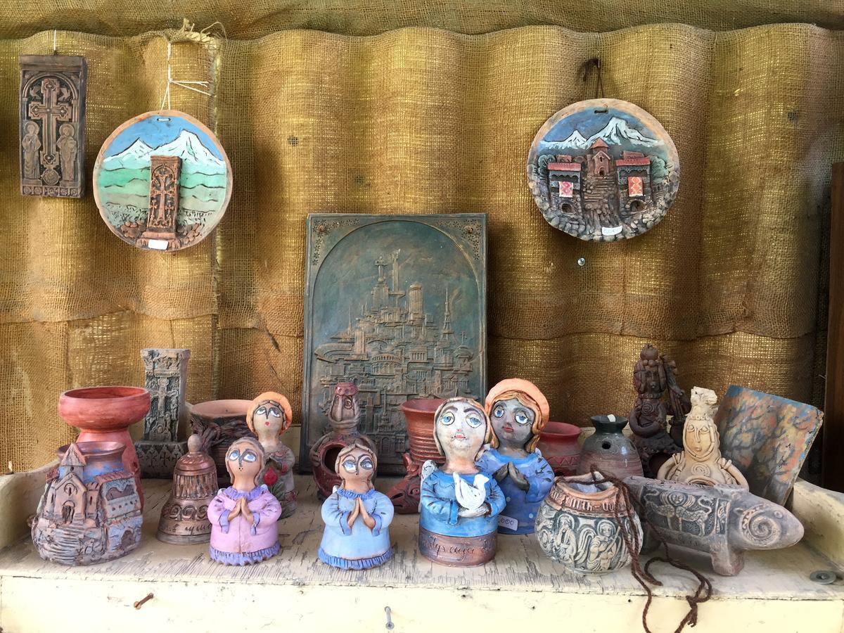 Three Jugs B&B Jrvezh Екстер'єр фото